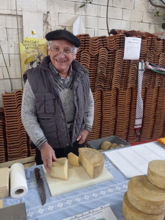 Fromage de brebis d’estive AOC Ossau-Iraty du Cayolar Ardakotxia Berger transhumant en Pays Basque Prévenir si besoin de plusieurs fromages de Francis Poineau